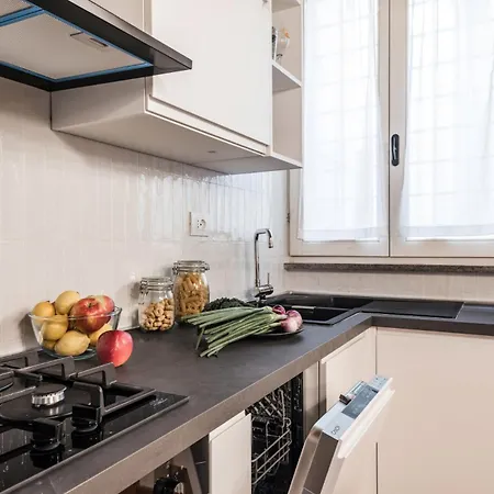 The Rent - Characteristic Three-room Near Piazza Navona