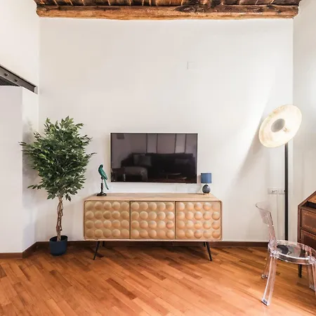 The Rent - Characteristic Three-room Near Piazza Navona *