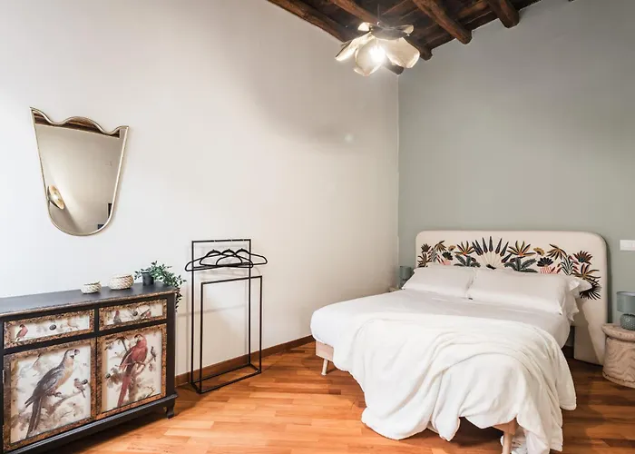 Apartment The Rent - Characteristic Three-room Near Piazza Navona