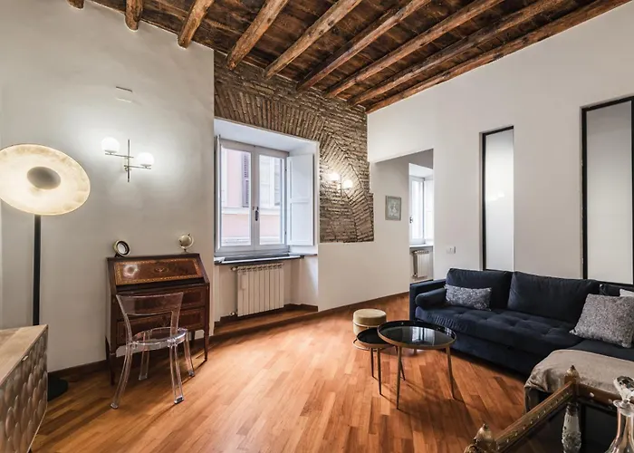 The Rent - Characteristic Three-room Near Piazza Navona *