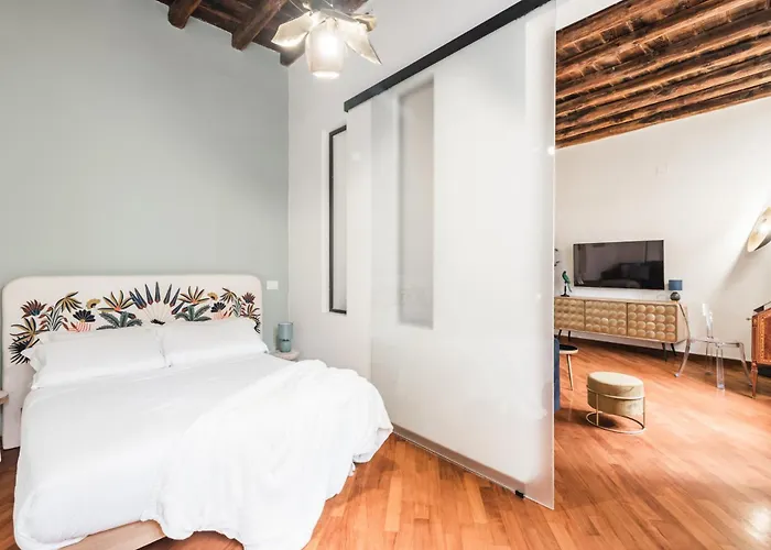 The Rent - Characteristic Three-room Near Piazza Navona Apartment