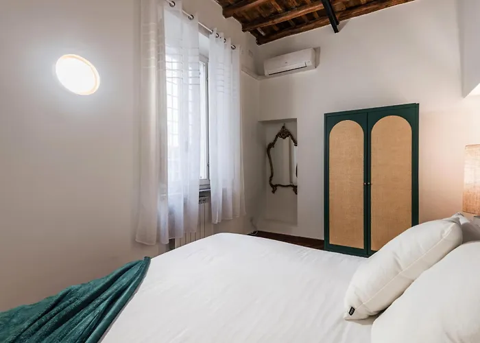 The Rent - Characteristic Three-room Near Piazza Navona Rom