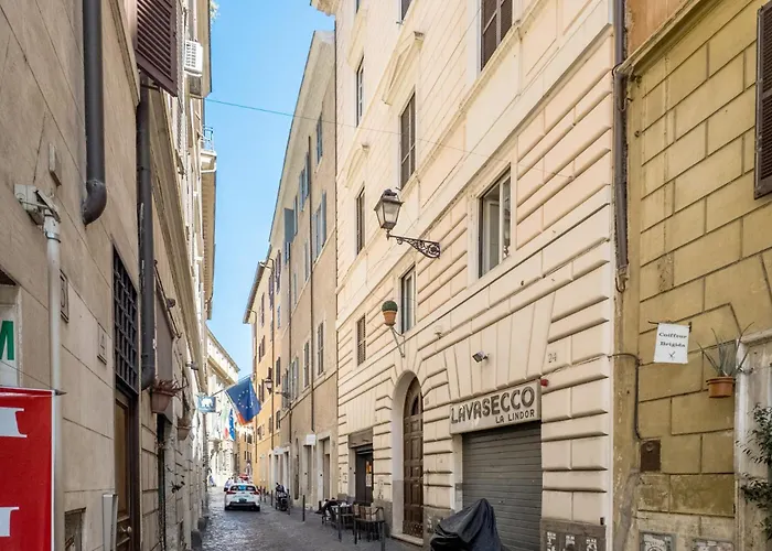 The Rent - Characteristic Three-room Near Piazza Navona Apartment Rom